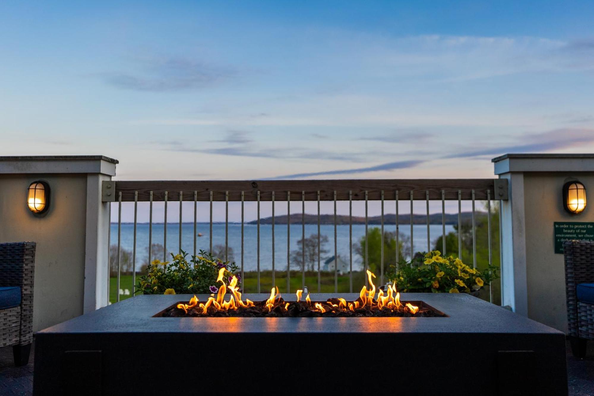 Fireside Inn, Ocean'S Edge Belfast Exterior photo