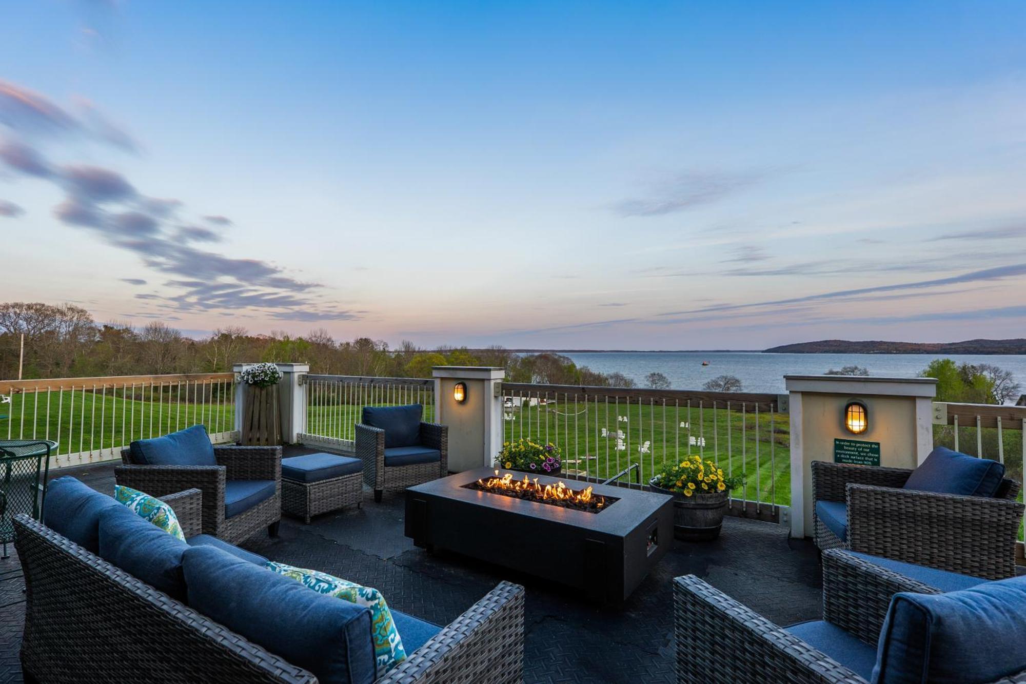 Fireside Inn, Ocean'S Edge Belfast Exterior photo